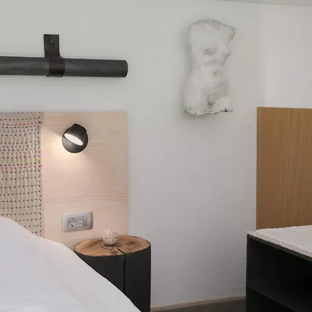 House Artes With Free Hot Tub & Sauna