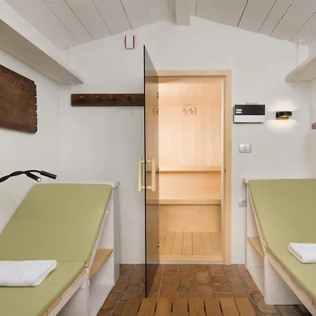 House Artes With Free Hot Tub & Sauna Apartment