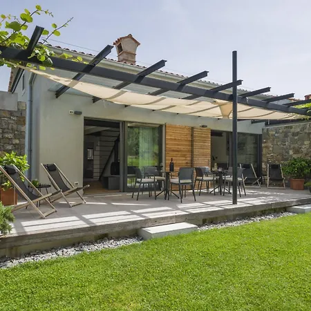 House Artes With Free Hot Tub & Sauna * Branik