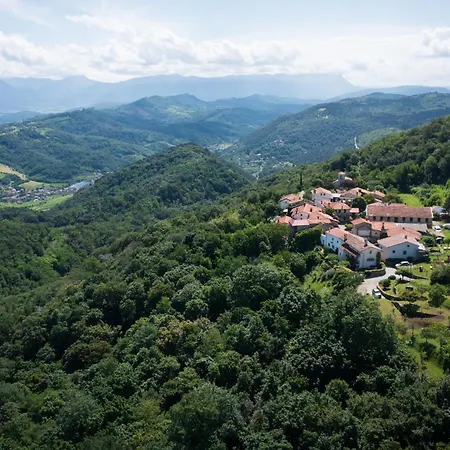 House Artes With Free Hot Tub & Sauna Apartment