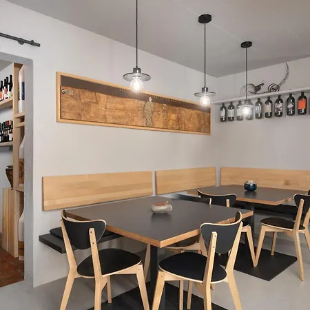 House Artes With Free Hot Tub & Sauna *