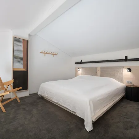 House Artes With Free Hot Tub & Sauna